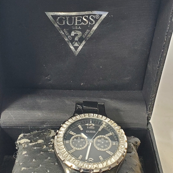 Guess watch/Bling Bling With Case - Picture 7 of 7